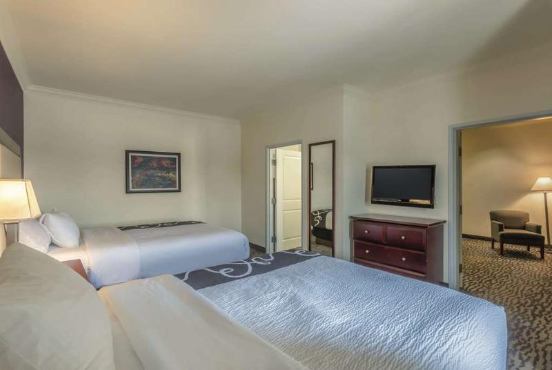 La Quinta Inn & Suites By Wyndham Loveland Estes Park לאבלנד מראה חיצוני תמונה